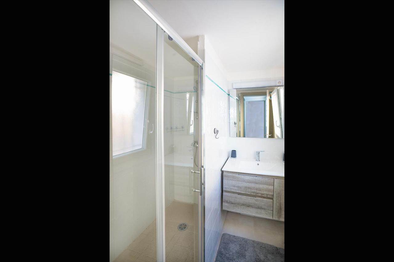 Superbe Appartement A 2 Pas Des Halles, Climatise, Terrasse, Garage Нарбонна Экстерьер фото